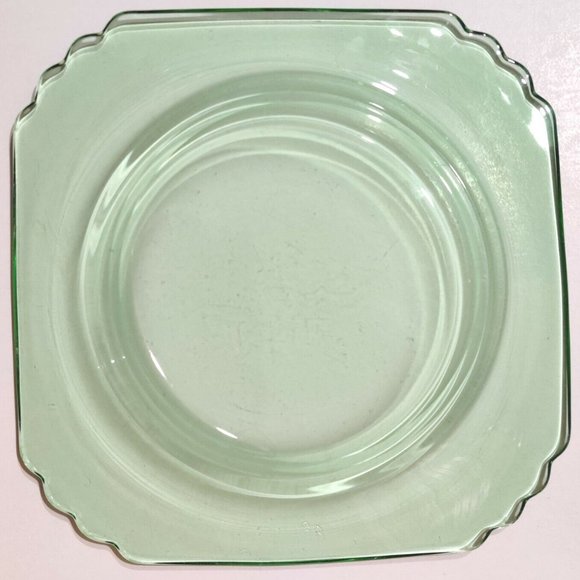Vintage Green Depression Uranium Vaseline Glass 7x1/2" Plate Rounded Corners - Picture 4 of 10